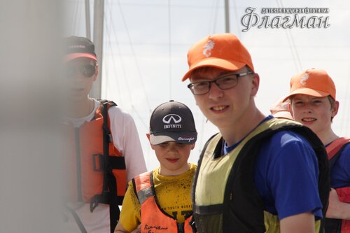 Фоторепортаж с парусной практики флотилии Флагман, прошедшей в июне 2017 года.